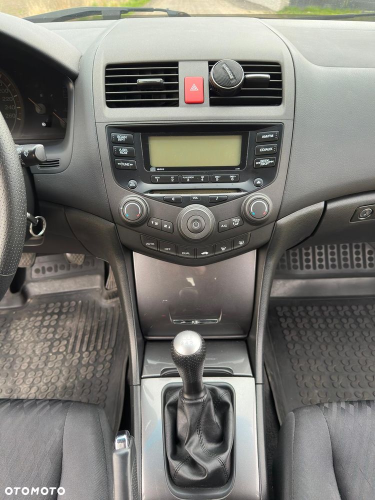 Honda Accord 2.0 Comfort - 26