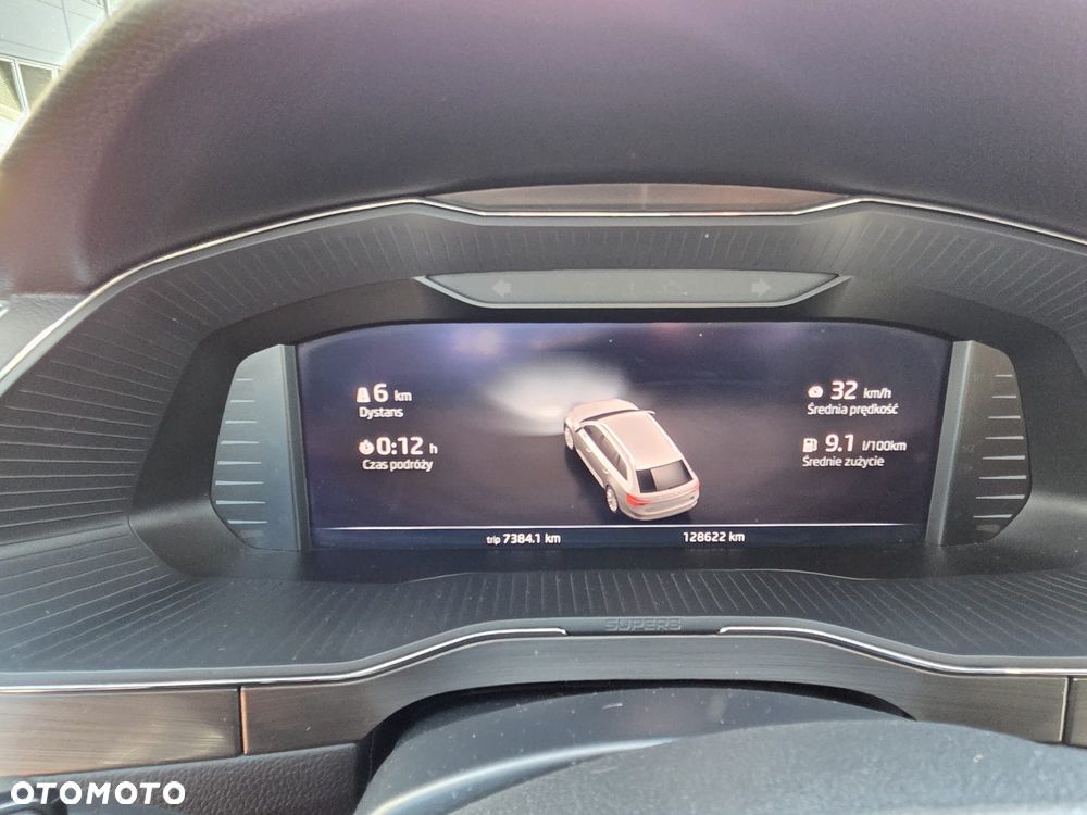 Skoda Superb 2.0 TDI SCR Sportline DSG - 17