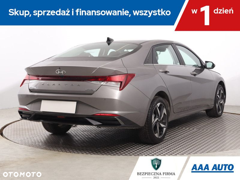 Hyundai Elantra - 6