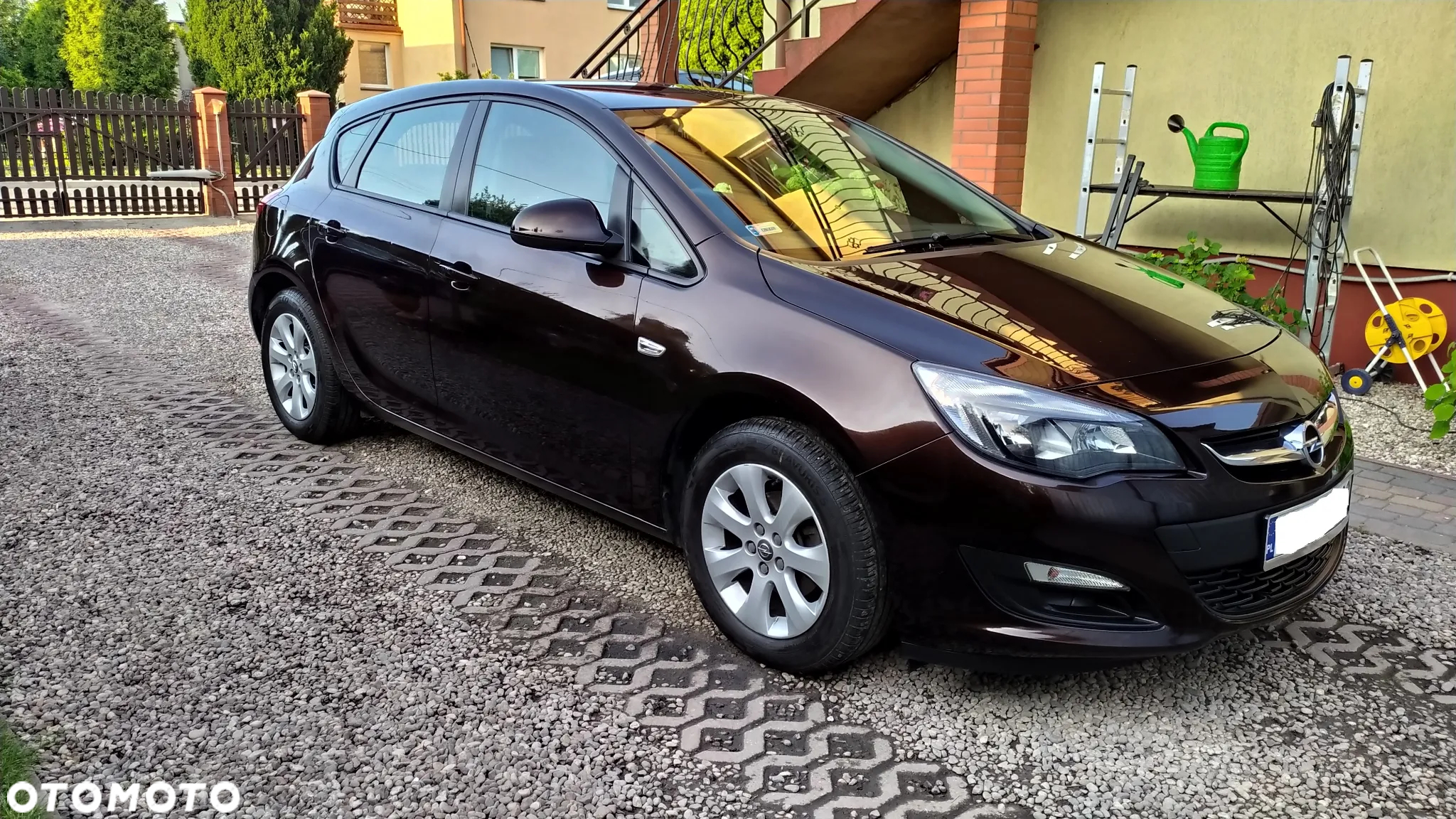 Opel Astra IV 1.4 T EU6 - 12