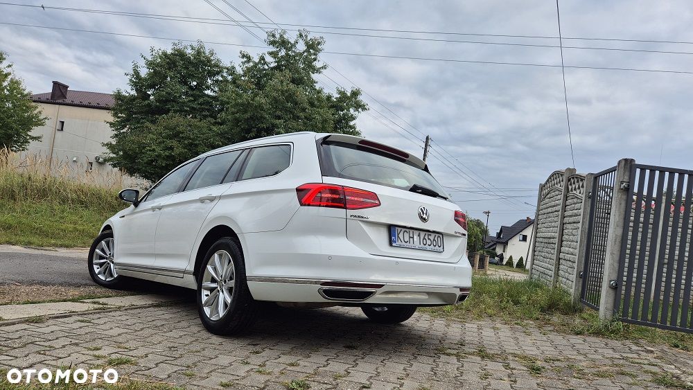 Volkswagen Passat - 4