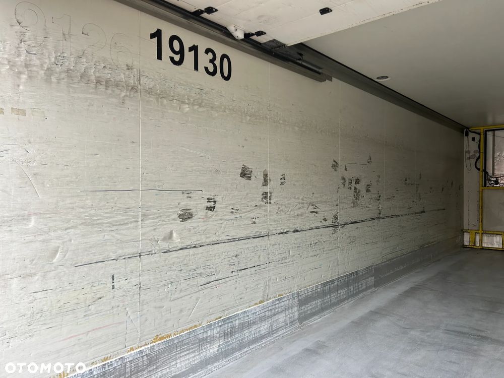 Schmitz Cargobull SKO 18 Z WINDĄ THERMO KING SL-100e / 2 OSIE / 22 PALETY / OŚ SKRĘTNA / ROLETA / SKRĘTNA OŚ NA OBROTNICY / IDEALNA POD DYSTRYBUCJĘ / ŚWIETNIE ZWROTNA KRÓTKA NACZEPA !! - 37