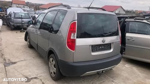 Radio cd 1K0035186L Skoda Roomster 1 5J [2006 - 2010] MPV 5-usi 1.9 T - 4