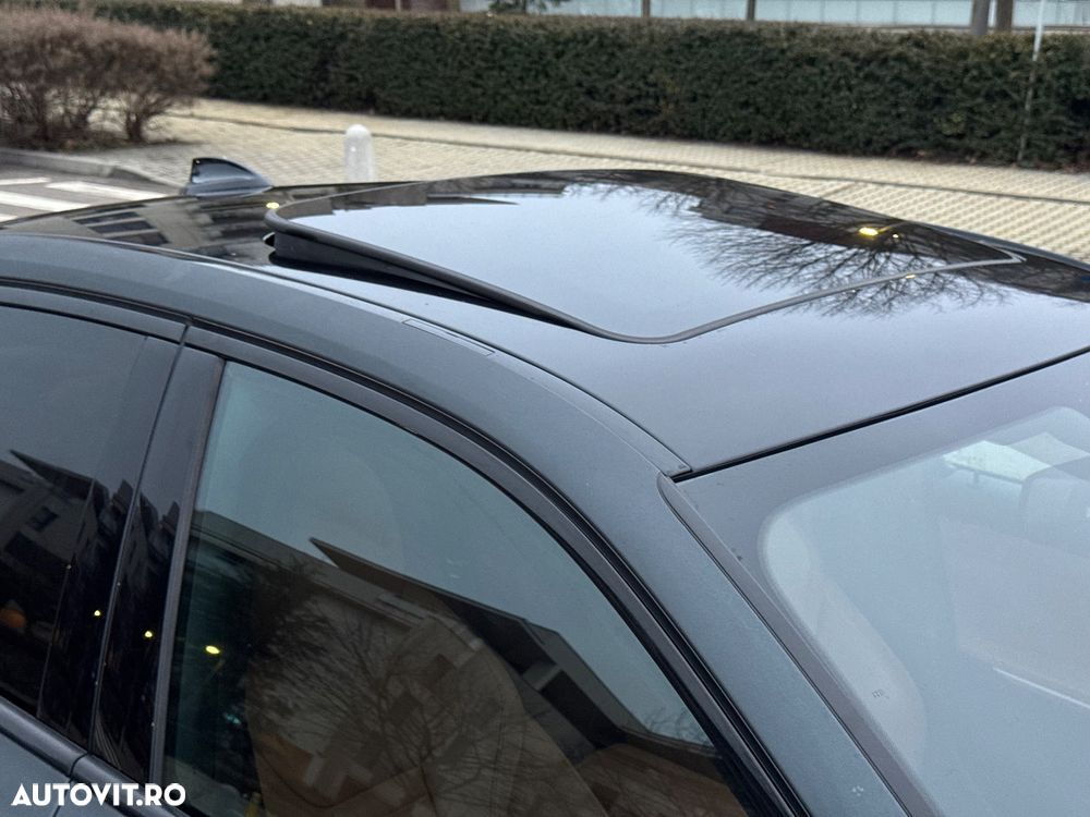 BMW Seria 3 330i AT - 36