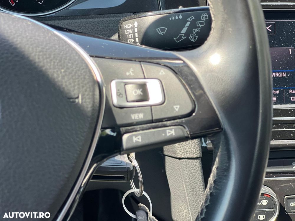 Volkswagen Golf 1.6 TDI Comfortline - 9