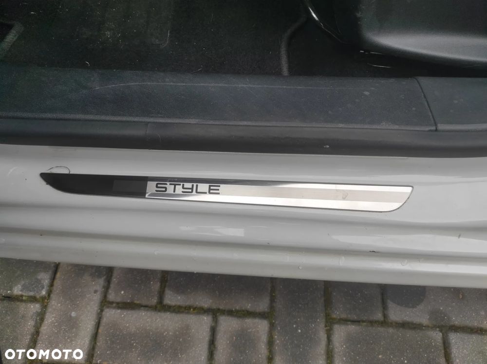 Peugeot 208 1.2 PureTech Style - 20