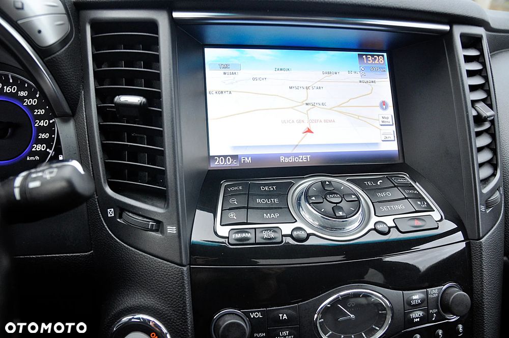 Infiniti QX70 3.0d S - 21