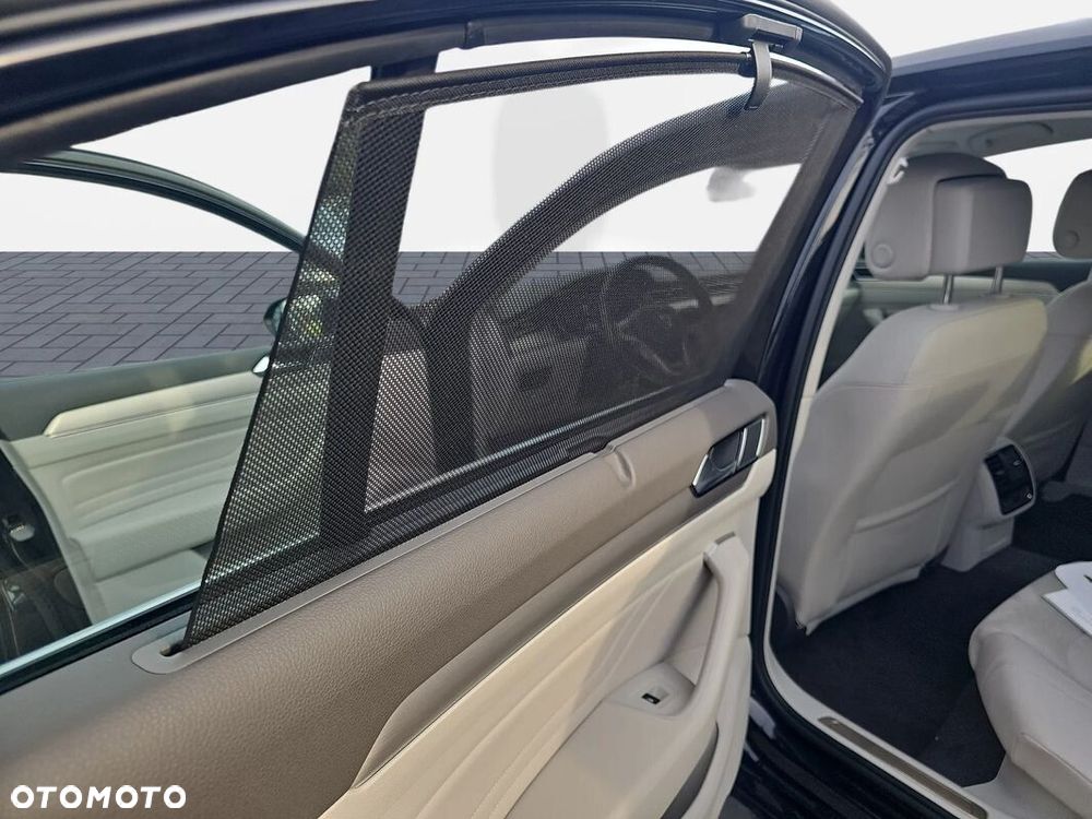 Volkswagen Passat - 17