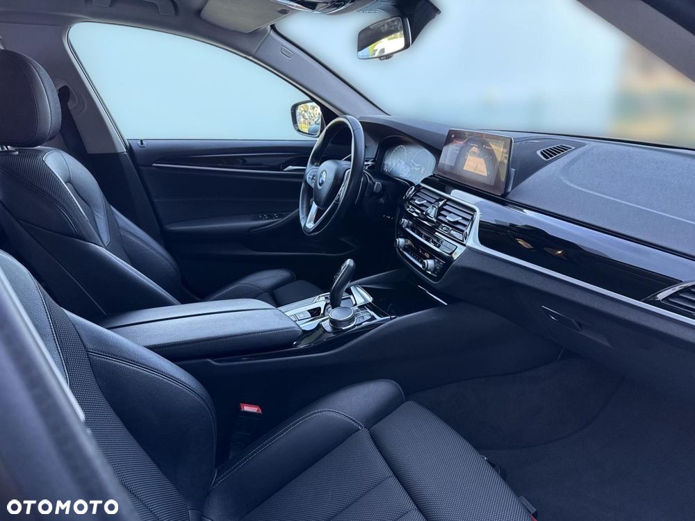 BMW Seria 5 530i xDrive Sport - 7