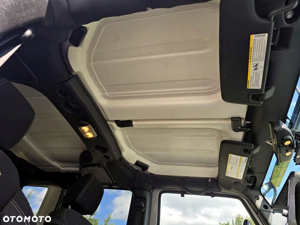 Jeep Wrangler 3.6 Unlim Sahara - 37