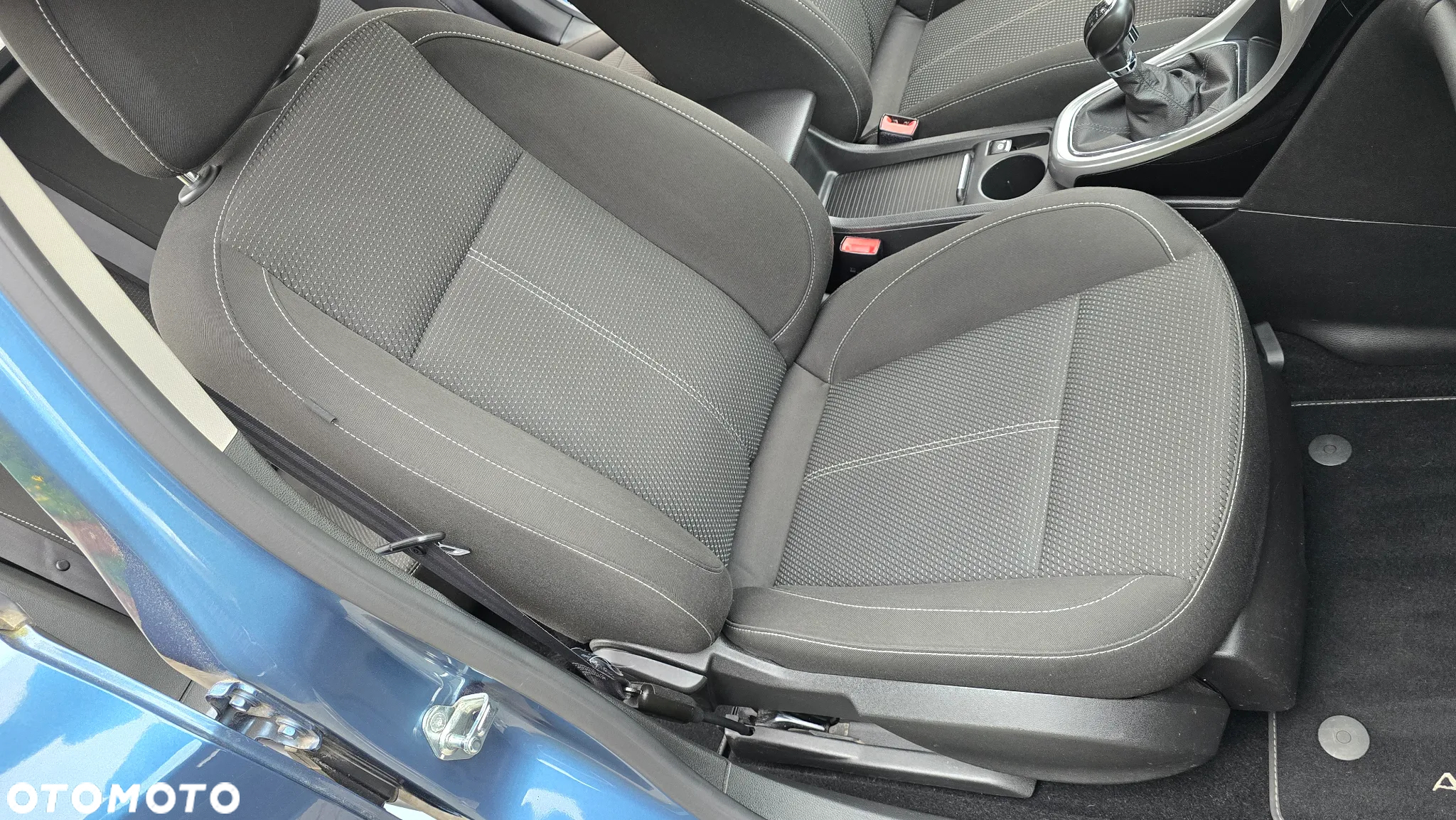 Opel Astra 1.4 Turbo Cosmo - 25