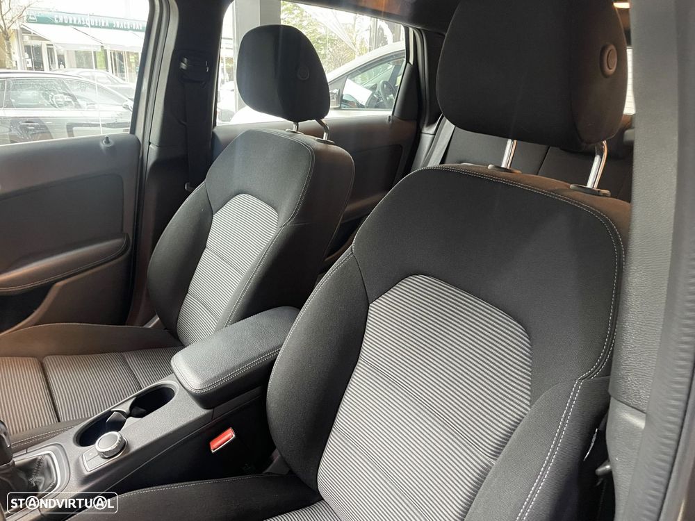 Mercedes-Benz B 180 d Style - 8