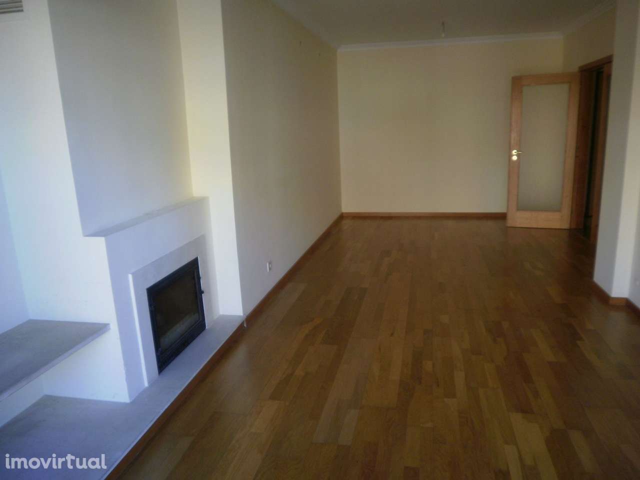 T2 com varanda, garagem e jardim em São Félix da Marinha - Grande imagem: 2/15