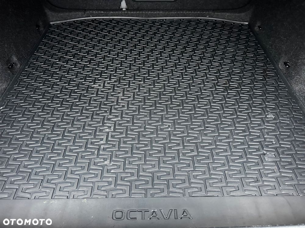 Skoda Octavia 1.5 TSI ACT Style DSG - 30