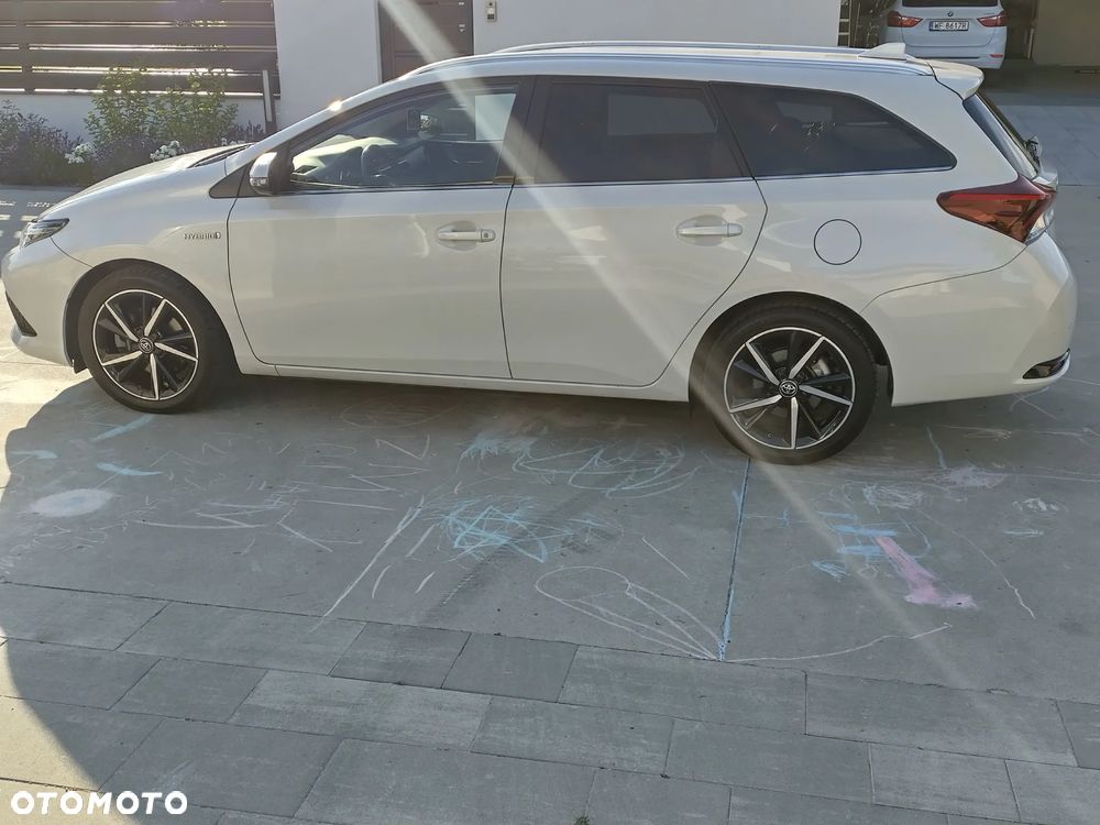 Toyota Auris Hybrid 135 Prestige - 12