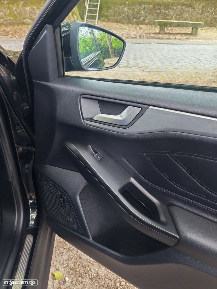 Ford Focus 1.0 EcoBoost Titanium - 18