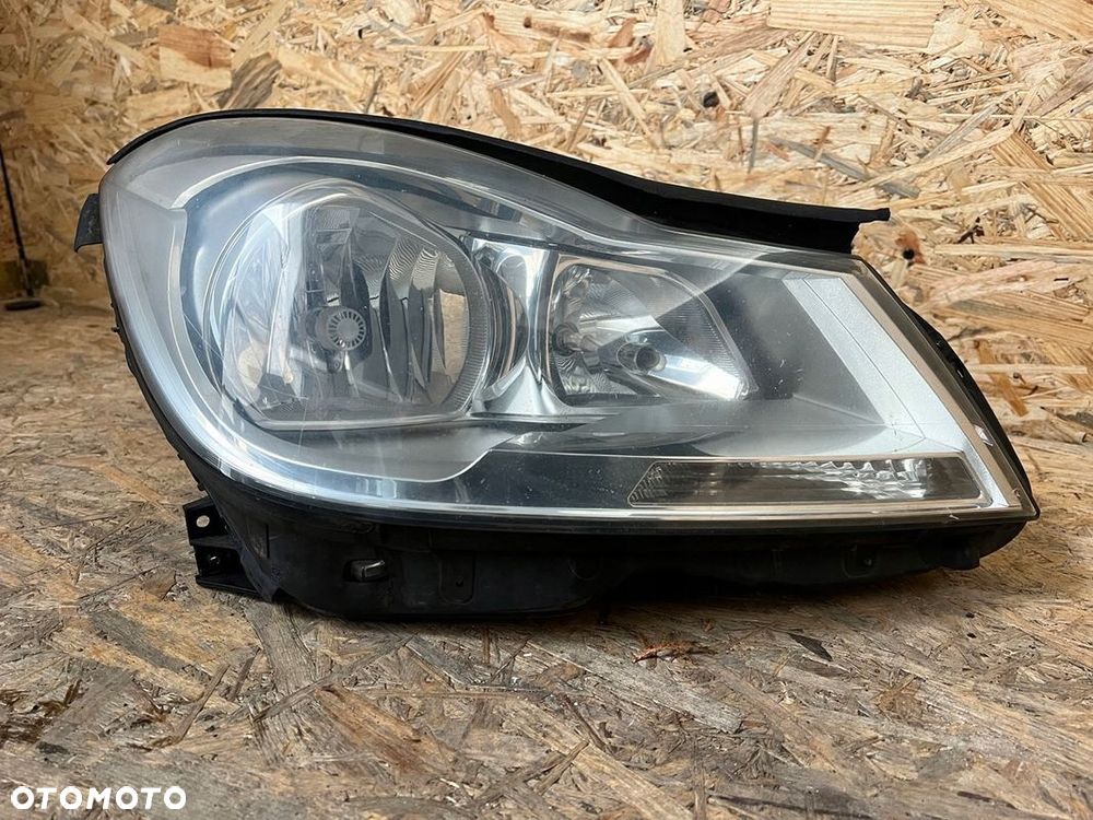 LAMPA reflektor PRAWY PRZÓD Mercedes C-klasa W204 LIFT UK - 3