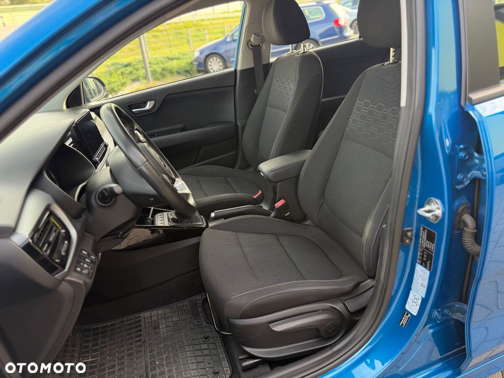 Kia Rio 1.2 L - 8