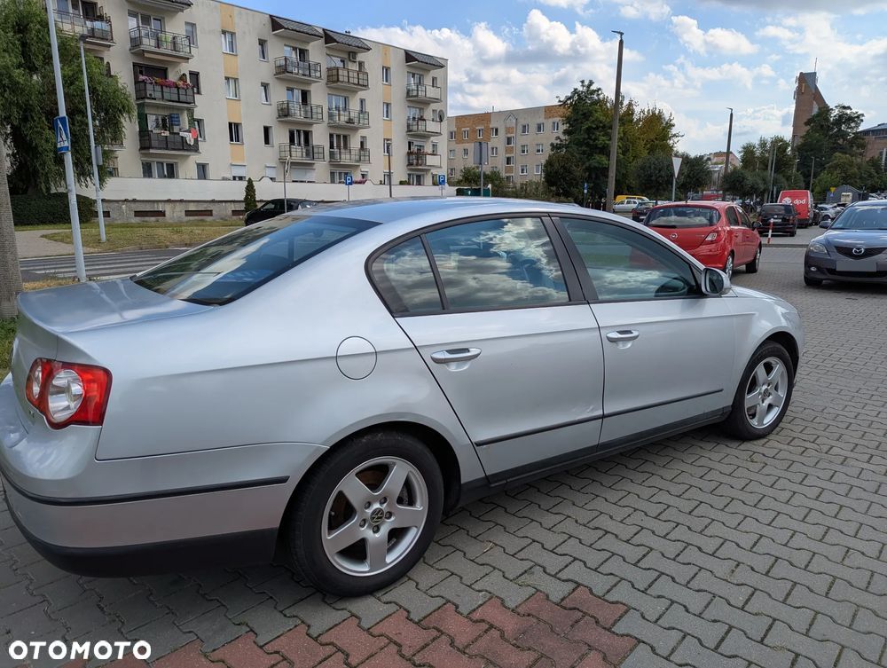 Volkswagen Passat - 4