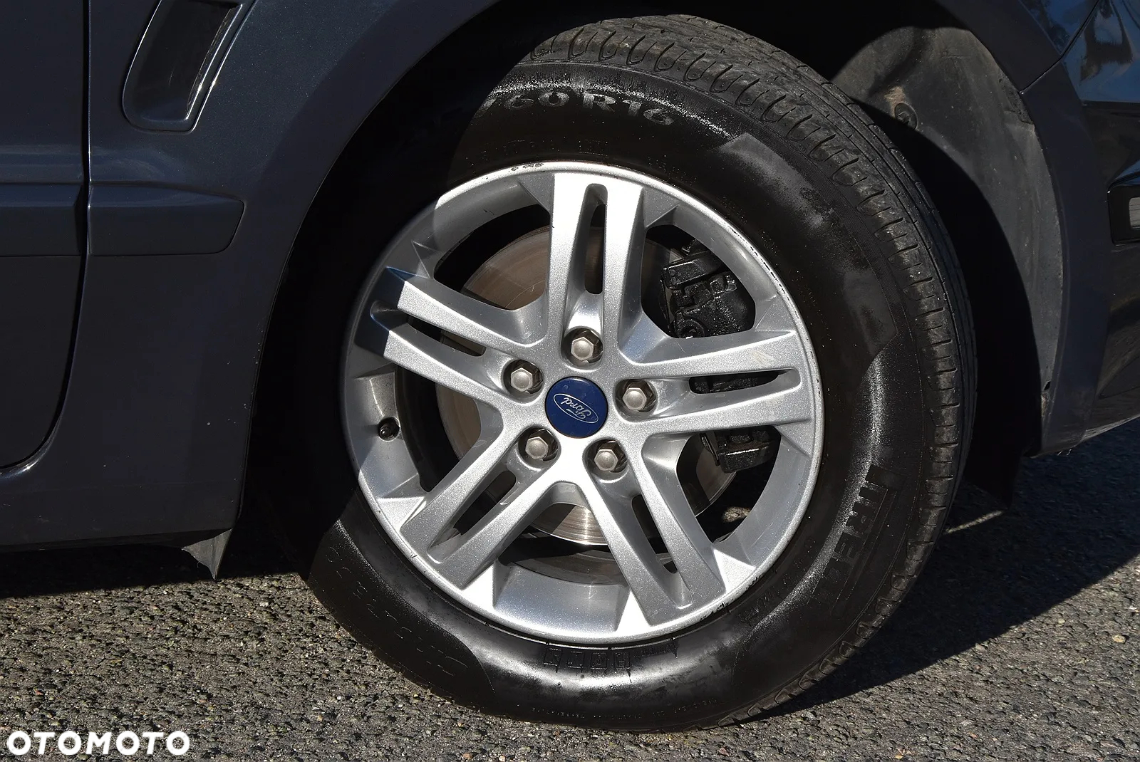 Ford S-Max - 11