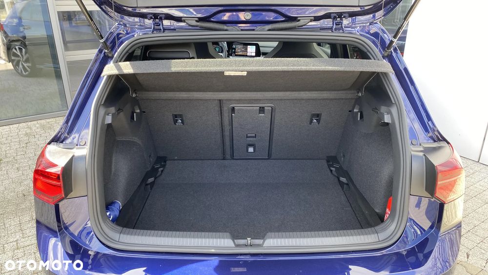 Volkswagen Golf - 22