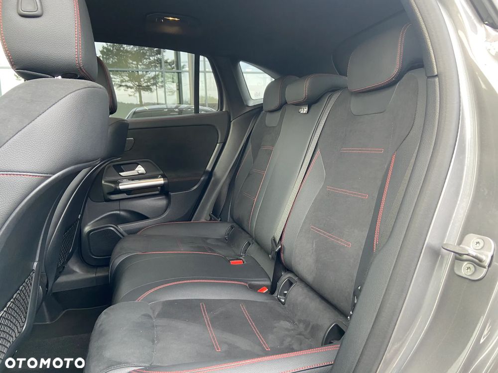 Mercedes-Benz GLA 200 AMG Line - 9