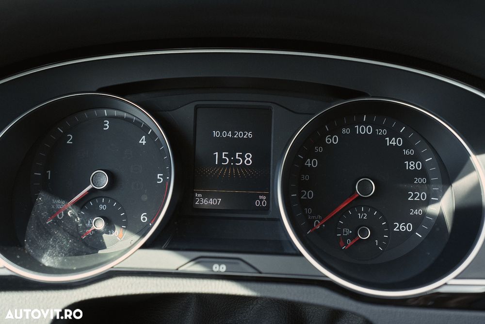 Volkswagen Passat 2.0 TDI SCR DSG Highline - 20