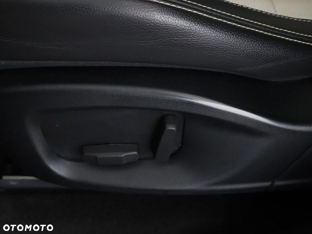 Jaguar F-Pace 2.0 i4D AWD R-Sport - 39