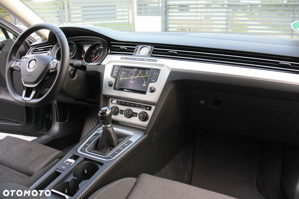 Volkswagen Passat 2.0 TDI BMT Comfortline - 30