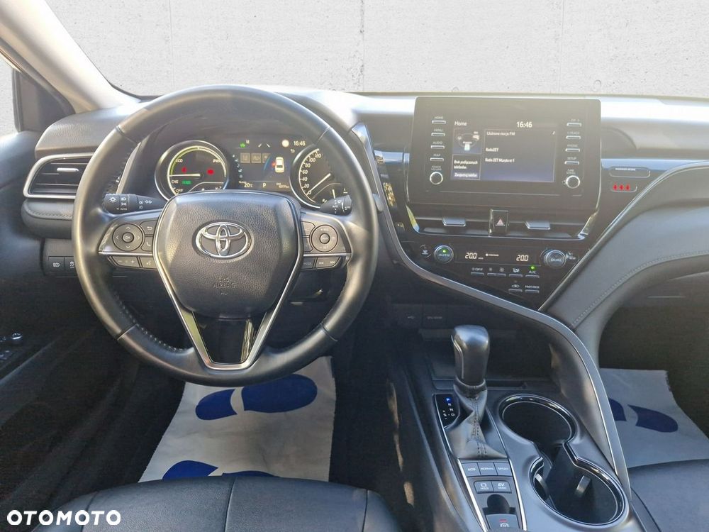 Toyota Camry - 18