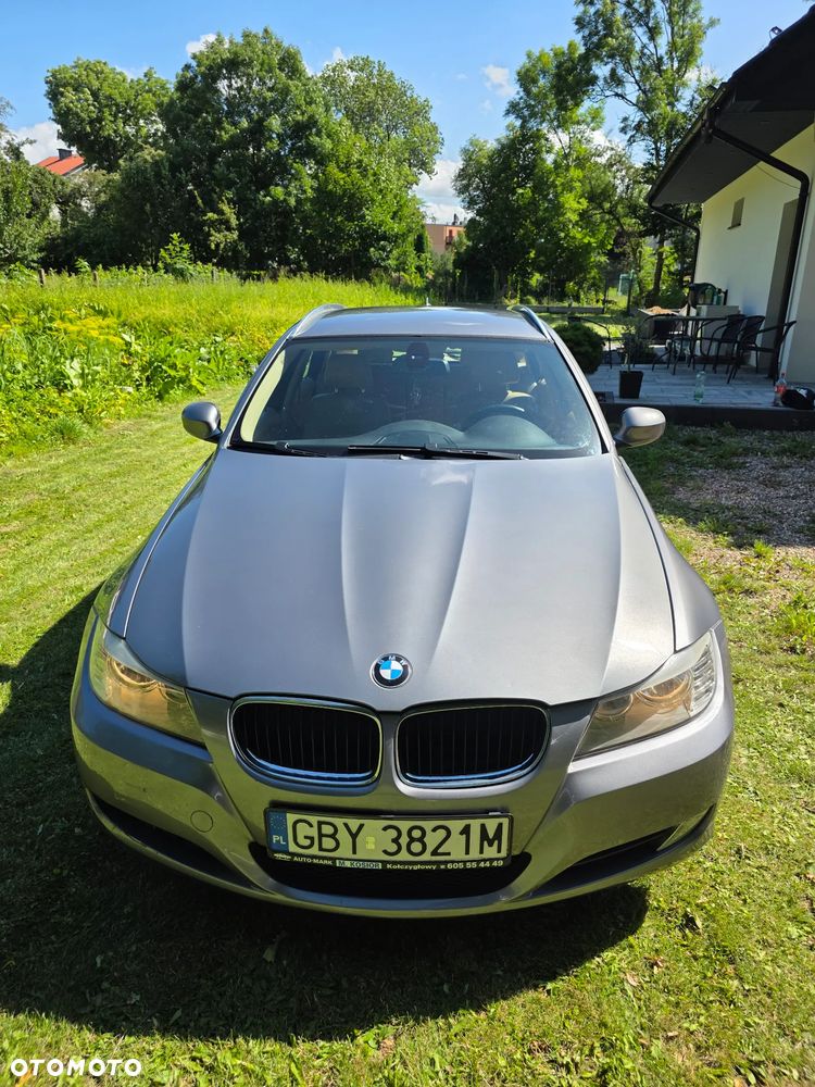 BMW Seria 3 318d DPF - 1