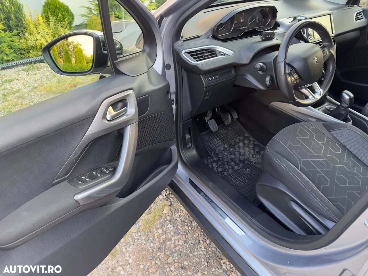 Peugeot 2008 PureTech 110 Style - 5