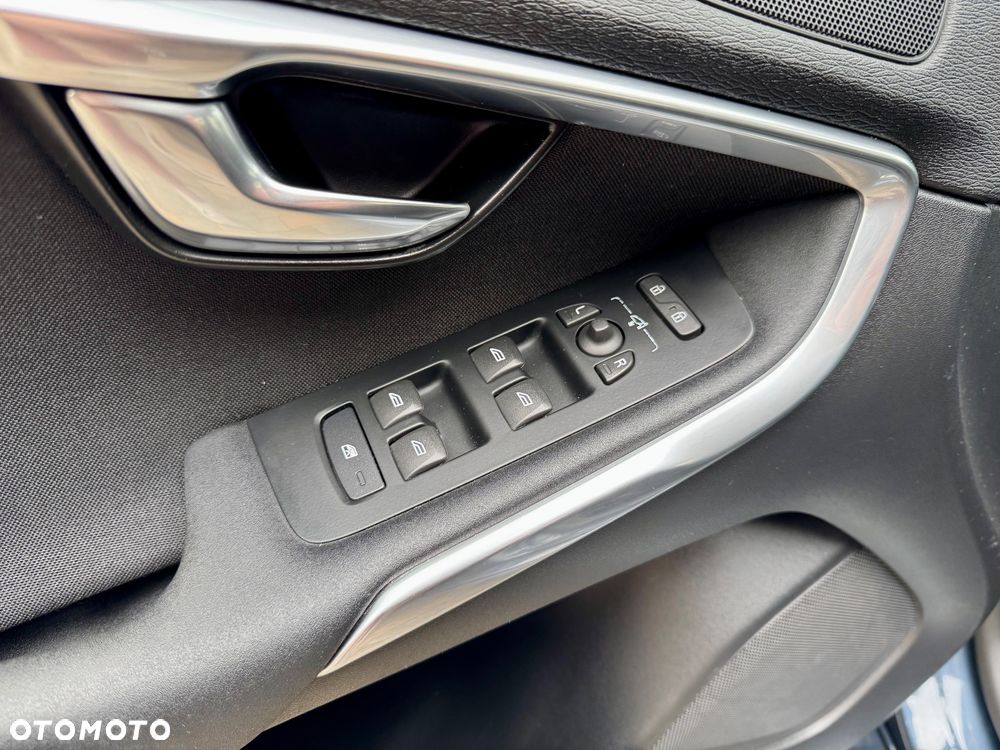 Volvo V40 D3 Momentum - 14