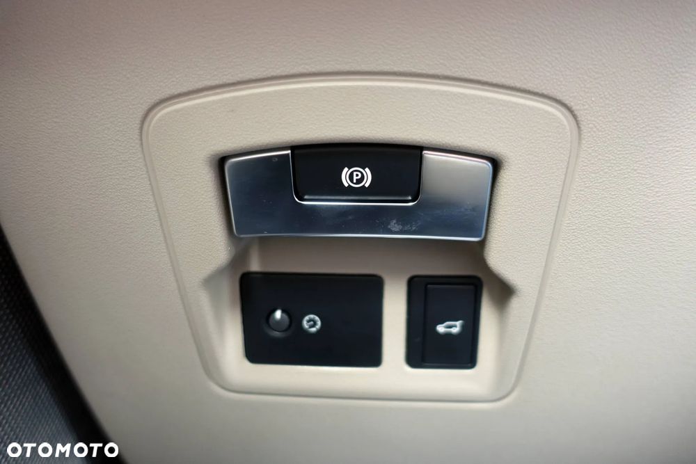 Land Rover Range Rover Velar 3.0d R-Dynamic - 33