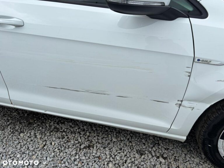 Volkswagen Golf - 8