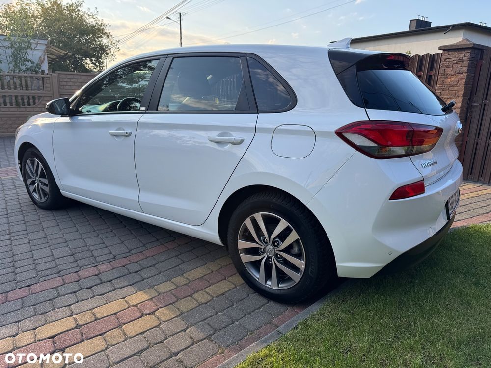 Hyundai i30 1.4 GO Plus - 14