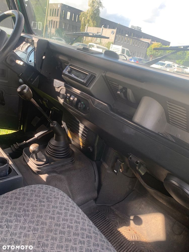 Land Rover Defender - 11
