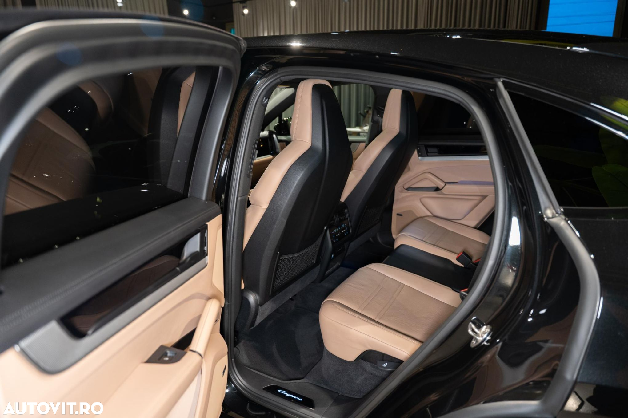 Porsche Cayenne Coupe - 32