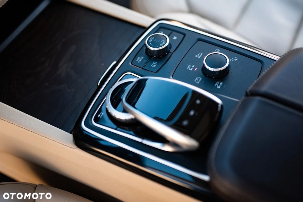 Mercedes-Benz GLS 500 4-Matic - 24