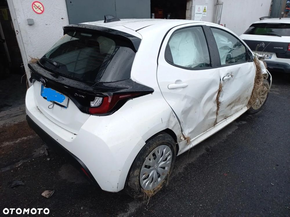 Toyota Yaris Hybrid 1.5 Executive - 4