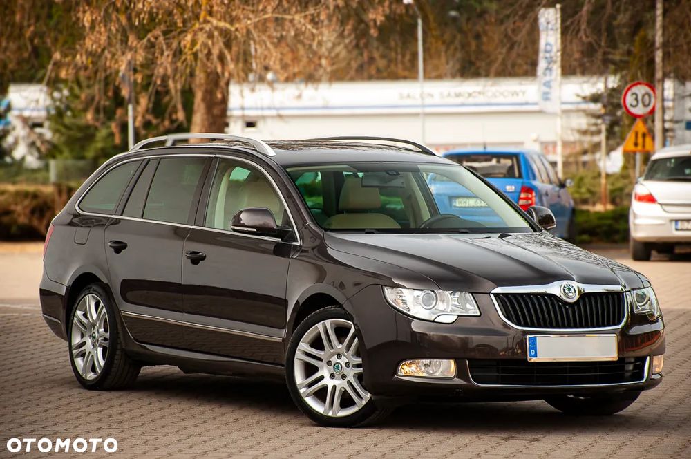 Skoda Superb 2.0 TDI DSG Exclusive - 3