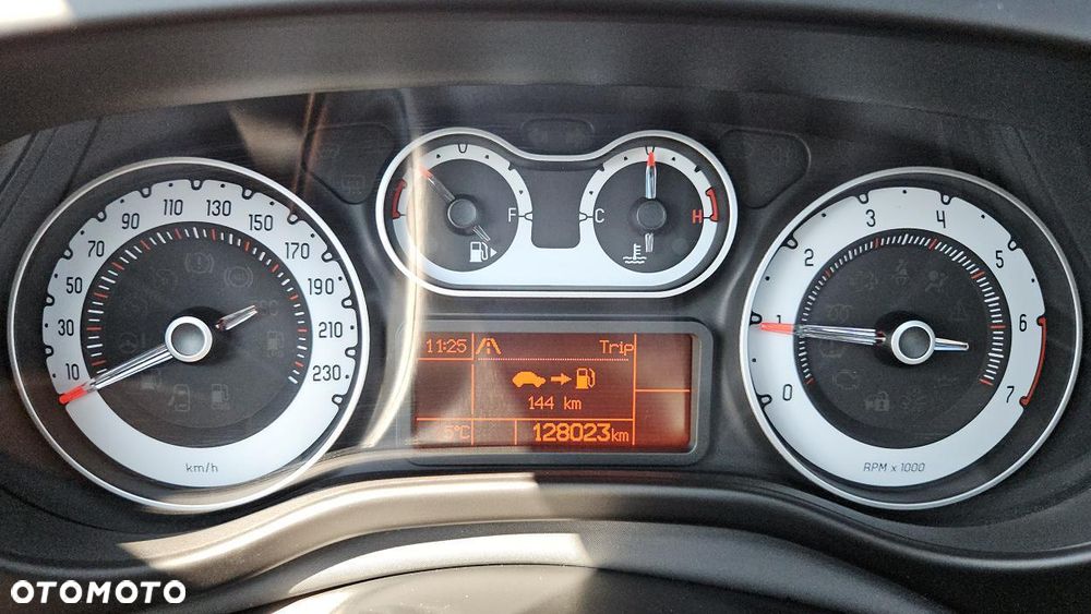 Fiat 500L 1.4 T-Jet Lounge - 35