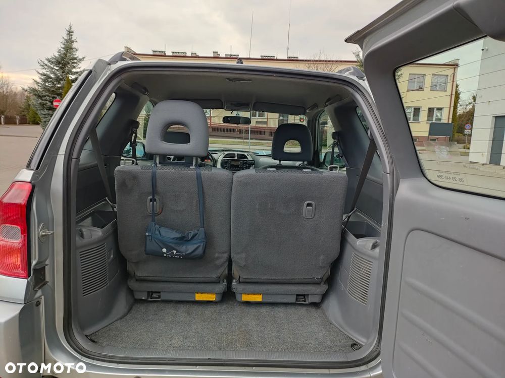 Toyota RAV4 4x4 Edition - 17