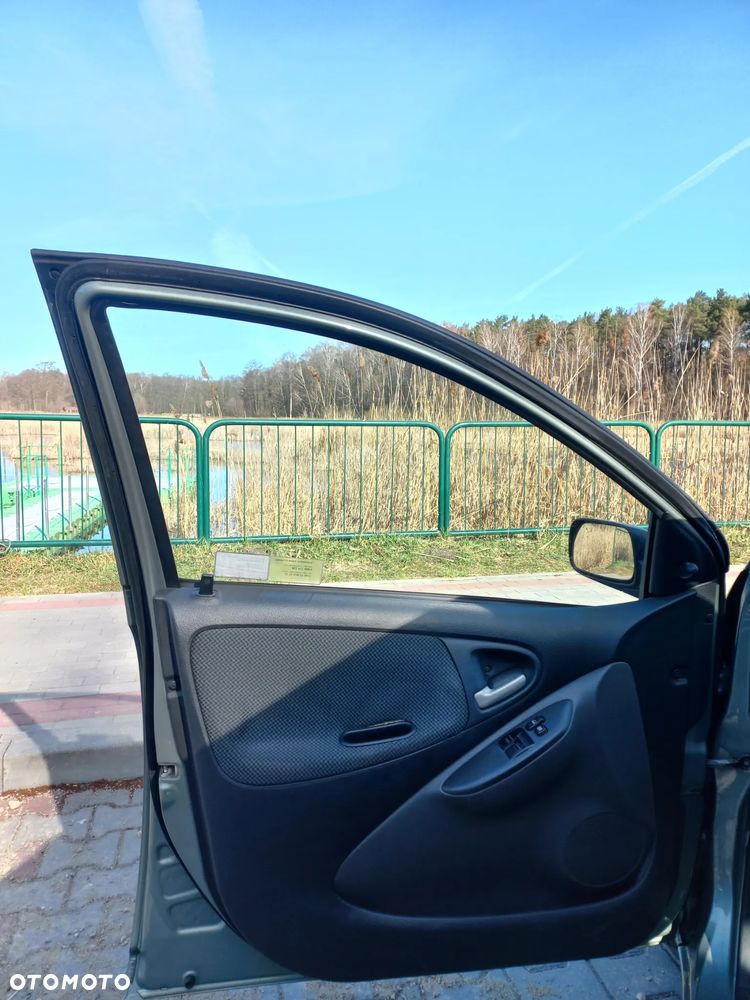 Toyota Yaris 1.0 Base - 10