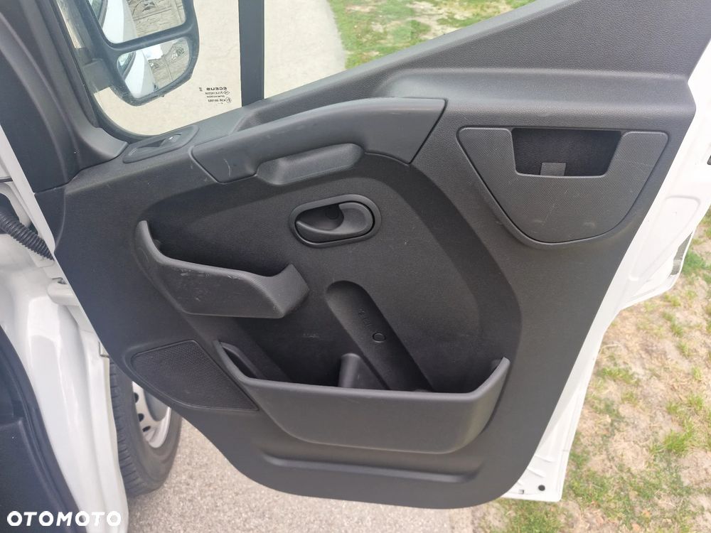Renault Master - 24