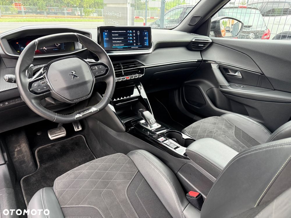 Peugeot 2008 PureTech 155 EAT8 GT - 7
