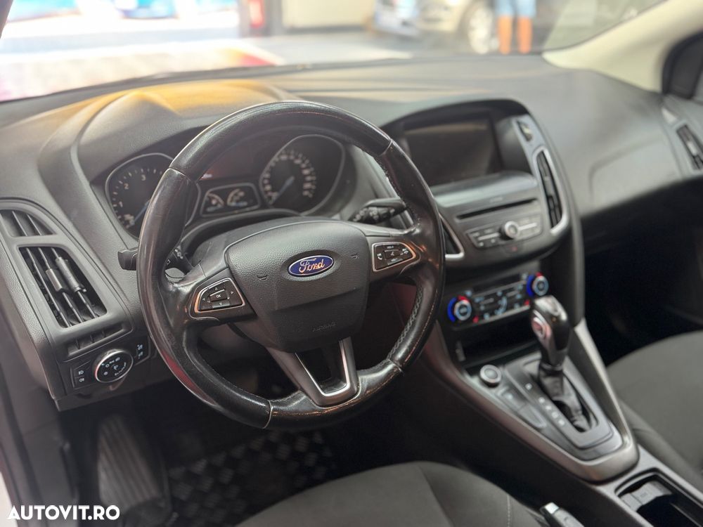 Ford Focus - 8