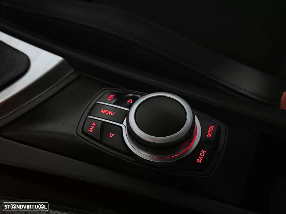 BMW 118 d Pack M - 24