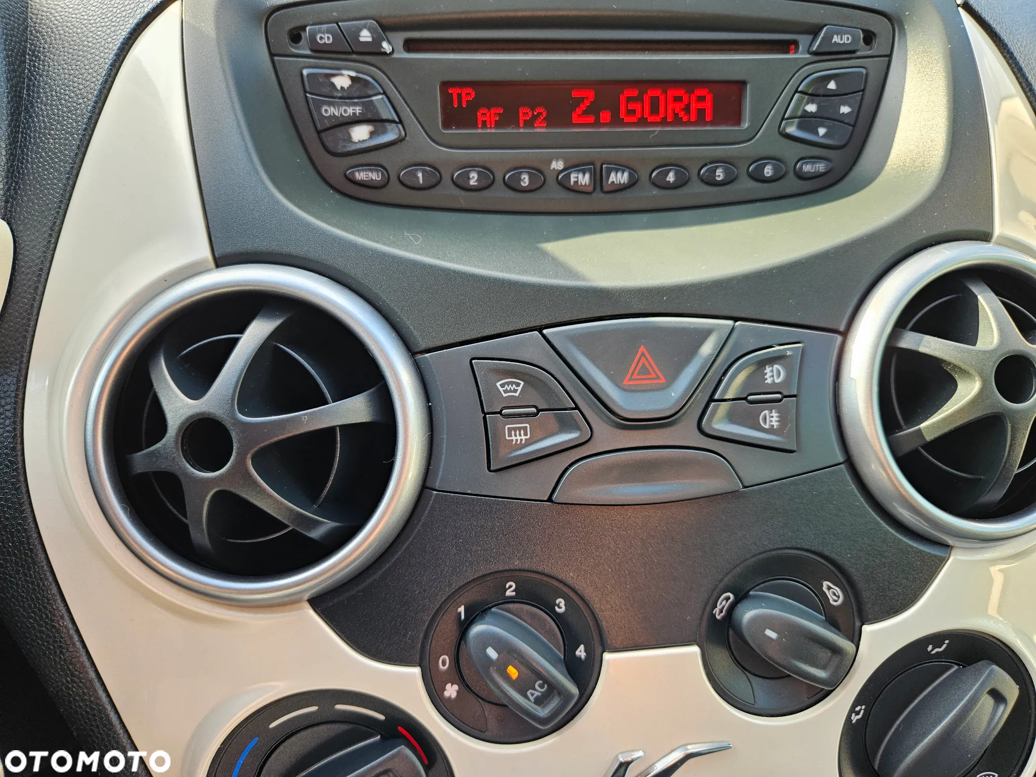 Ford KA 1.2 Titanium - 16