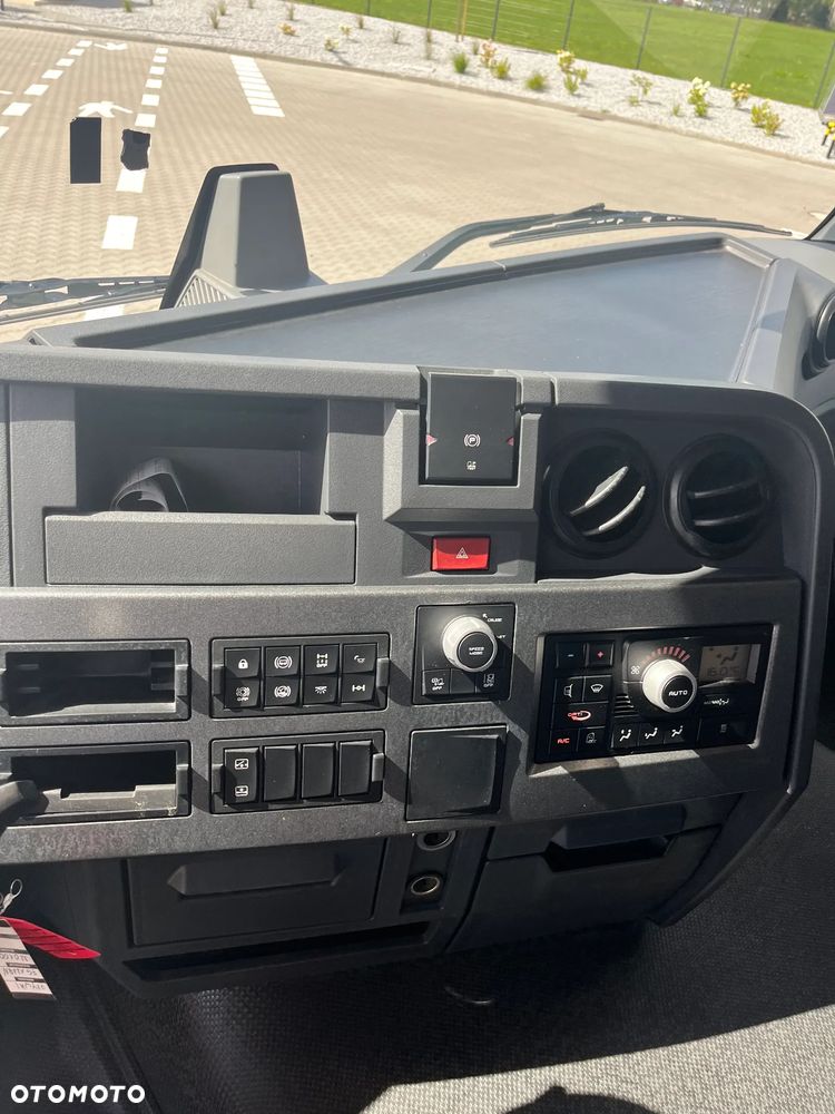 Renault T 480 - 9